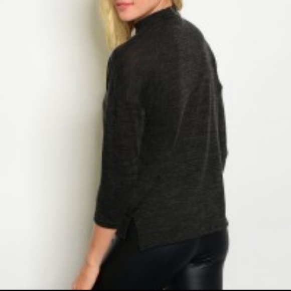 CLEARANCE ❗LAST 1⚡LIGHTWEIGHT CHOKER SWEATER - Picture 2 of 2